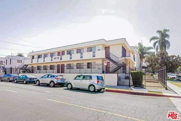 Los Angeles, CA 90019,940 S Gramercy Place