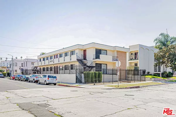 Los Angeles, CA 90019,940 S Gramercy Place