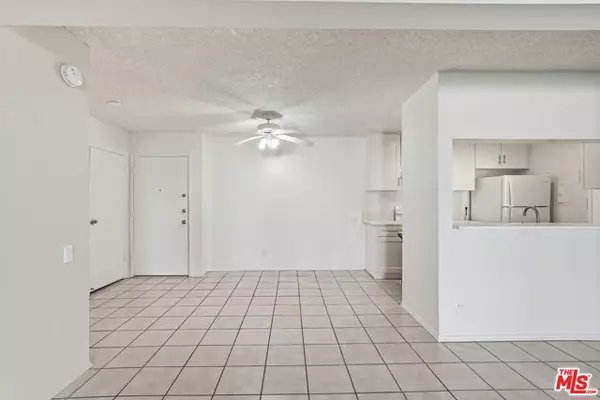 Encino (los Angeles), CA 91316,5460 White Oak Avenue #G111