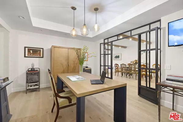 Beverly Hills, CA 90212,211 S Spalding Drive #109S