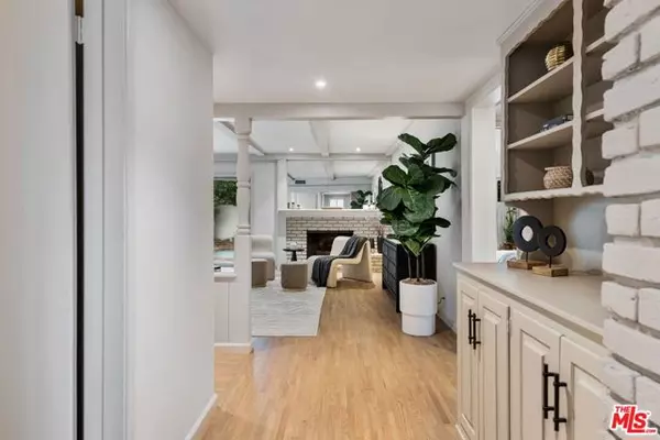 Van Nuys (los Angeles), CA 91411,15115 Gilmore Street