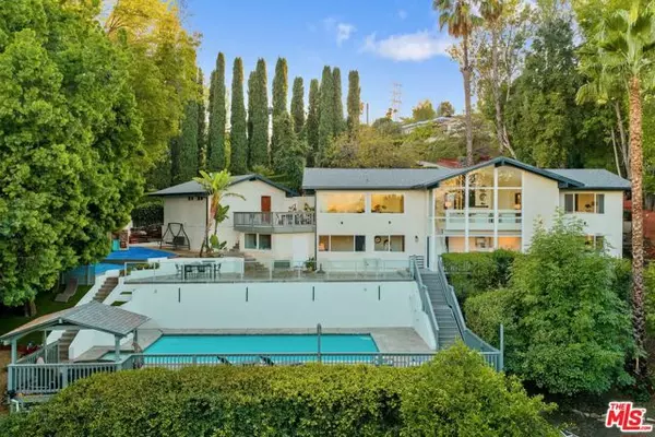 Tarzana (los Angeles), CA 91356,4854 Brewster Drive