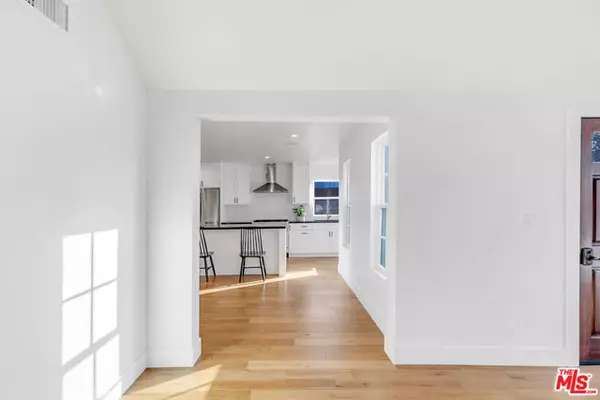 Los Angeles, CA 90016,3062 Field Avenue