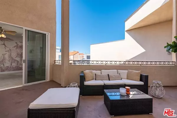 Sherman Oaks, CA 91403,14569 Benefit Street #304