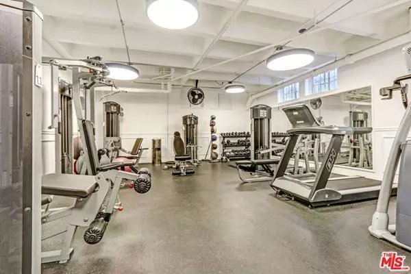 Los Angeles, CA 90004,450 N Rossmore Avenue