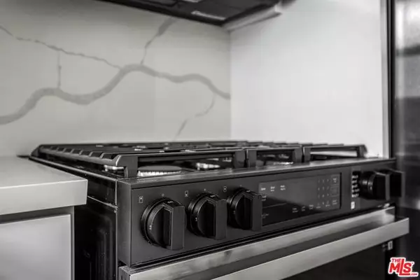 Los Angeles, CA 90019,4701 Saturn Street #1/2