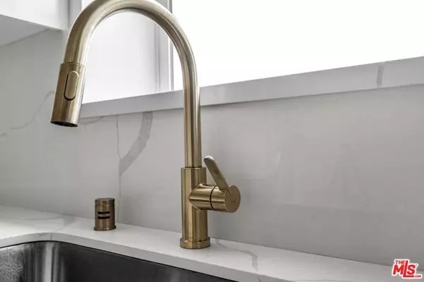 Los Angeles, CA 90019,4701 Saturn Street #1/2