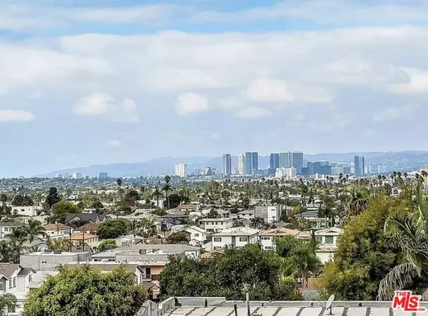 Los Angeles, CA 90019,4701 Saturn Street #1/4