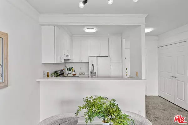 Los Angeles, CA 90049,11645 Montana Avenue #335