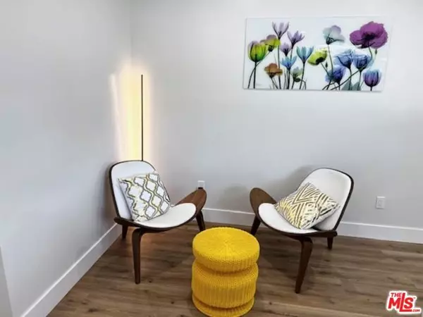 Los Angeles, CA 90038,5631 La Mirada Avenue