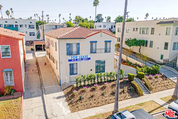 Los Angeles, CA 90019,1152 S Bronson Avenue