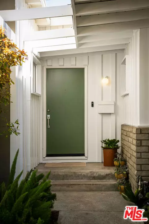 Encino (los Angeles), CA 91316,6006 Babbitt Avenue