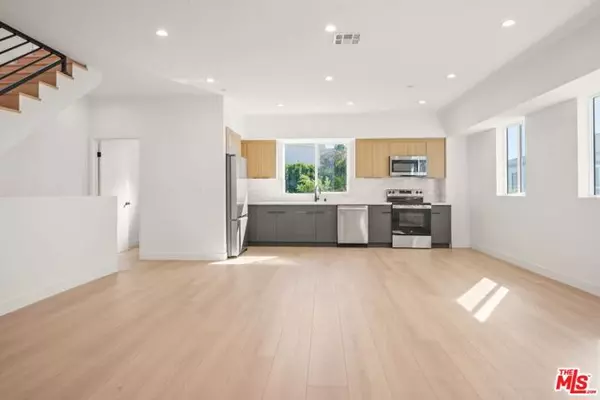 Los Angeles, CA 90019,1707 S Burnside Avenue #1/2