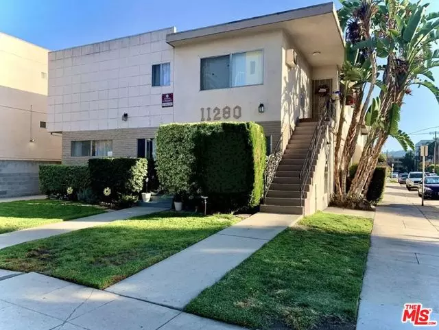 North Hollywood (los Angeles), CA 91601,11280 Huston Street