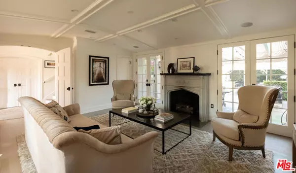 Los Angeles, CA 90046,1614 N Fairfax Avenue