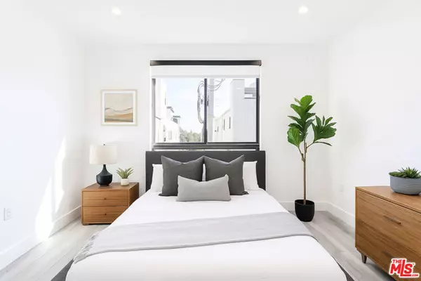 Los Angeles, CA 90066,11800 Courtleigh Drive #305