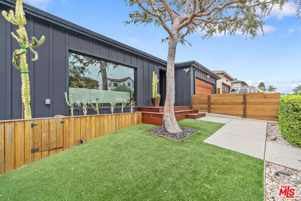 Los Angeles, CA 90019,1645 S Sierra Bonita Avenue