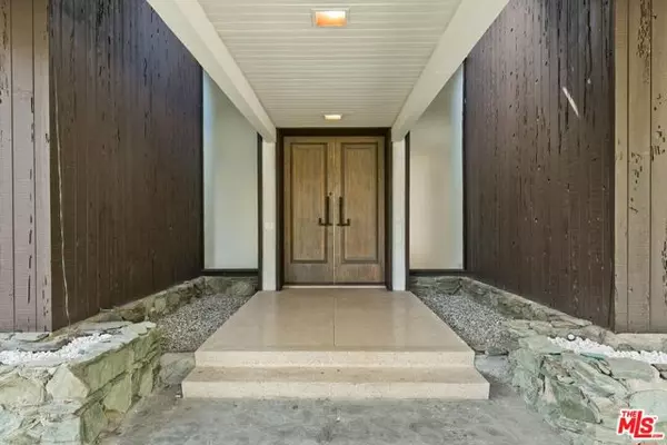 Beverly Hills, CA 90210,719 N Bedford Drive