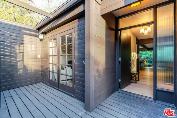 Beverly Hills, CA 90210,9624 Yoakum Drive