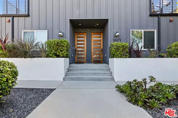 Los Angeles, CA 90037,1202 Browning Boulevard