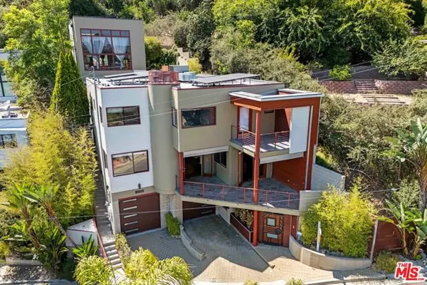 Los Angeles, CA 90039,2222 Bancroft Avenue