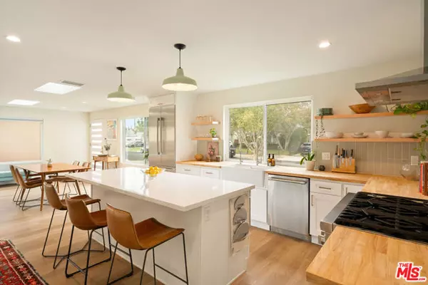 Valley Village, CA 91601,5828 Irvine Avenue