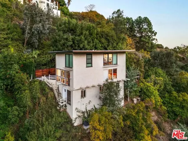 Beverly Hills, CA 90210,1311 Braeridge Drive