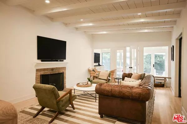 Los Angeles, CA 90049,651 S Bundy Drive