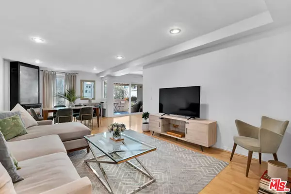 11789 Montana Avenue #15, Los Angeles, CA 90049