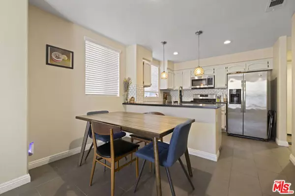 Canyon Country (santa Clarita), CA 91387,27021 Karns Court #1402