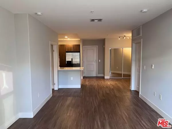 Los Angeles, CA 90024,1040 Glendon Avenue #4206