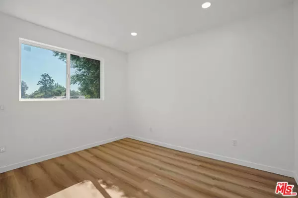 Tarzana (los Angeles), CA 91356,5741 Cahill Avenue