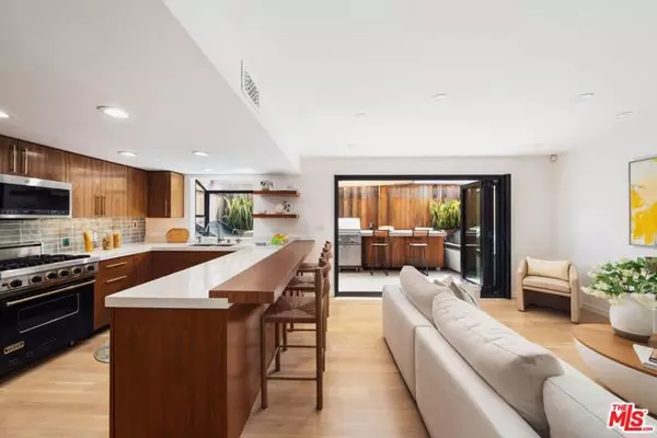 Santa Monica, CA 90403,831 14th Street #2