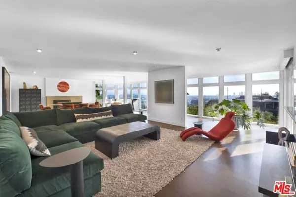 Los Angeles, CA 90069,8450 Carlton Way