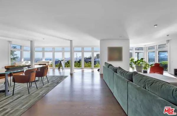 Los Angeles, CA 90069,8450 Carlton Way