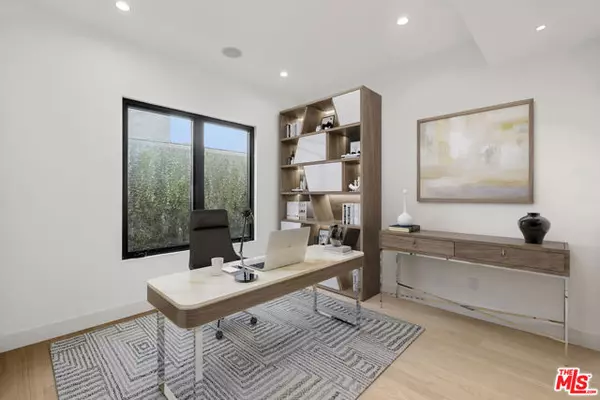 Los Angeles, CA 90008,5280 Sanchez Drive