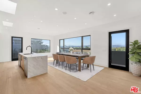 Los Angeles, CA 90008,5280 Sanchez Drive