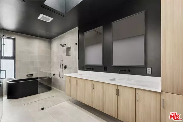 Los Angeles, CA 90008,5280 Sanchez Drive