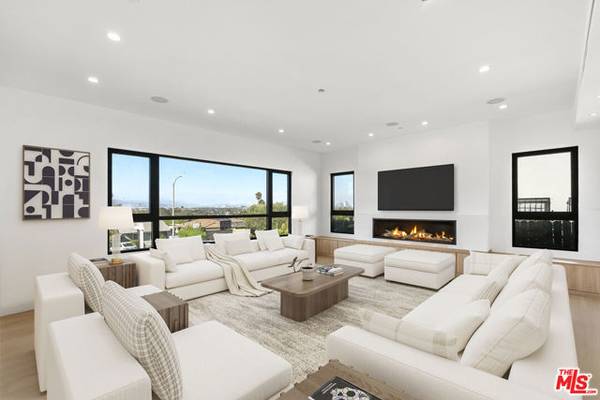 5280 Sanchez Drive, Los Angeles, CA 90008