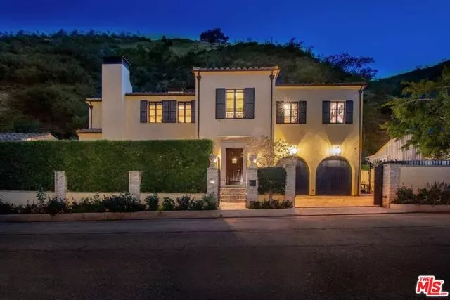 Los Angeles, CA 90049,1445 N Bundy Drive