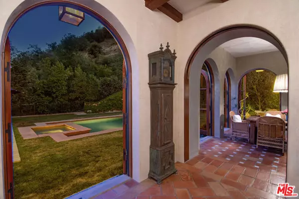 Los Angeles, CA 90049,1445 N Bundy Drive