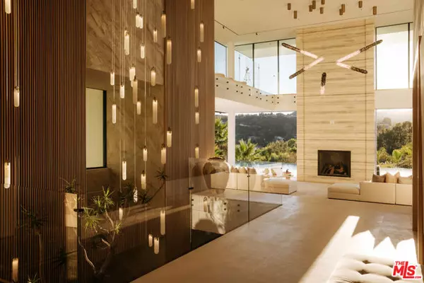 Encino (los Angeles), CA 91436,16187 Royal Oak Road