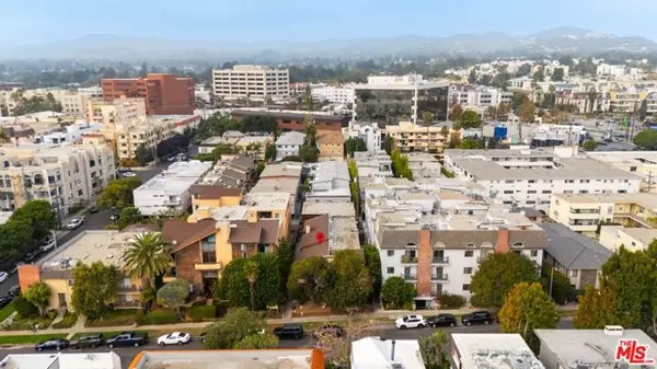 Los Angeles, CA 90049,11743 Darlington Avenue #1