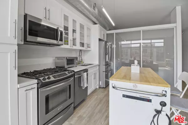 Los Angeles, CA 90015,1111 S Grand Avenue #813