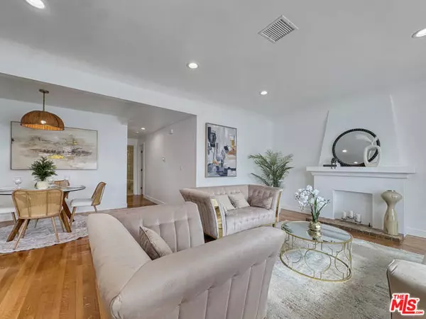 Los Angeles, CA 90019,4521 Saturn Street