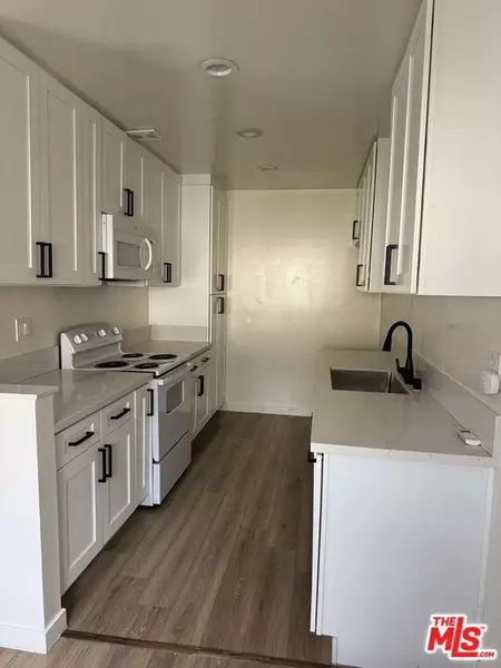 5400 Newcastle Avenue #68, Encino (los Angeles), CA 91316