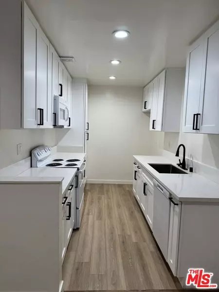 5400 Newcastle Avenue #68, Encino (los Angeles), CA 91316