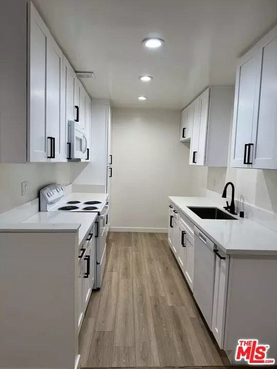 5400 Newcastle Avenue #68, Encino (los Angeles), CA 91316