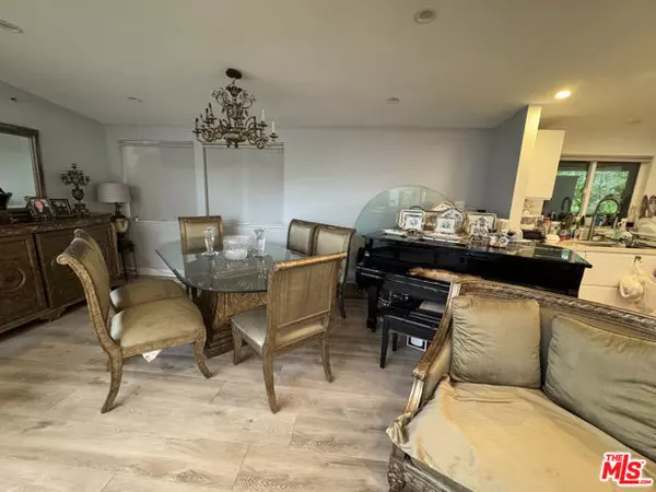 Tarzana (los Angeles), CA 91356,18101 Karen Drive