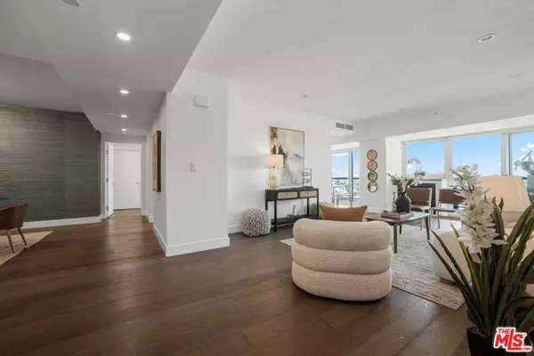 Marina Del Rey, CA 90292,13600 Marina Pointe Drive #1904